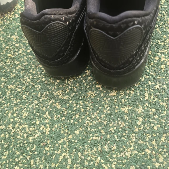 Nike Airmax 90 Black Valentine's Day Edition - Picture 5 of 7